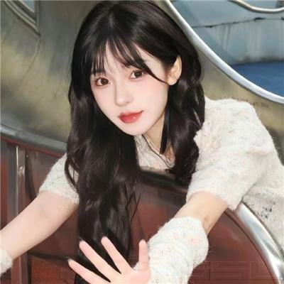 戴脚镣的女孩